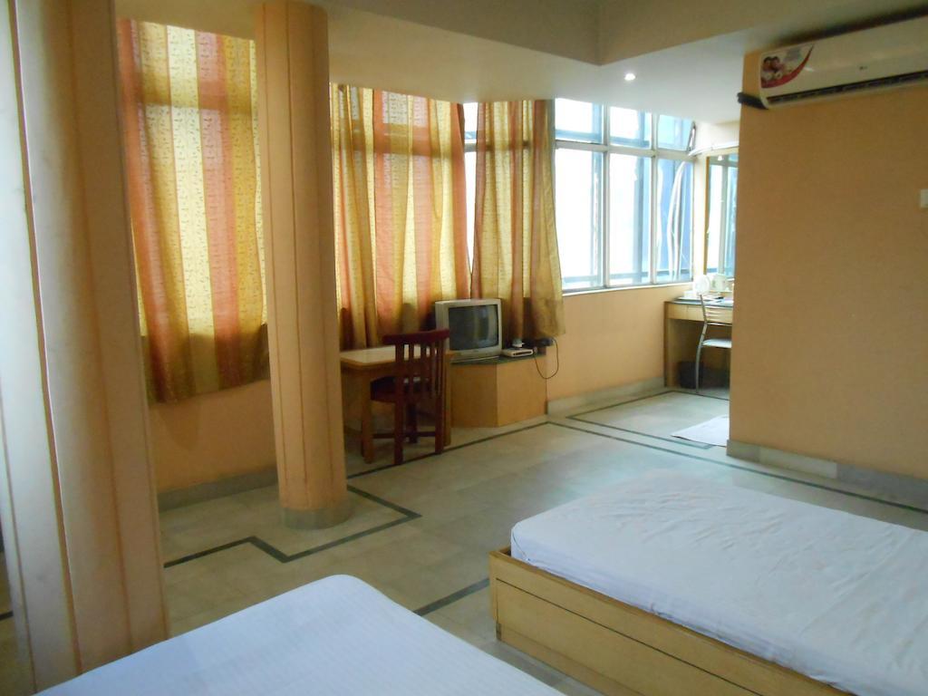 Kings Crown Salt Lake Kolkata Bilik gambar