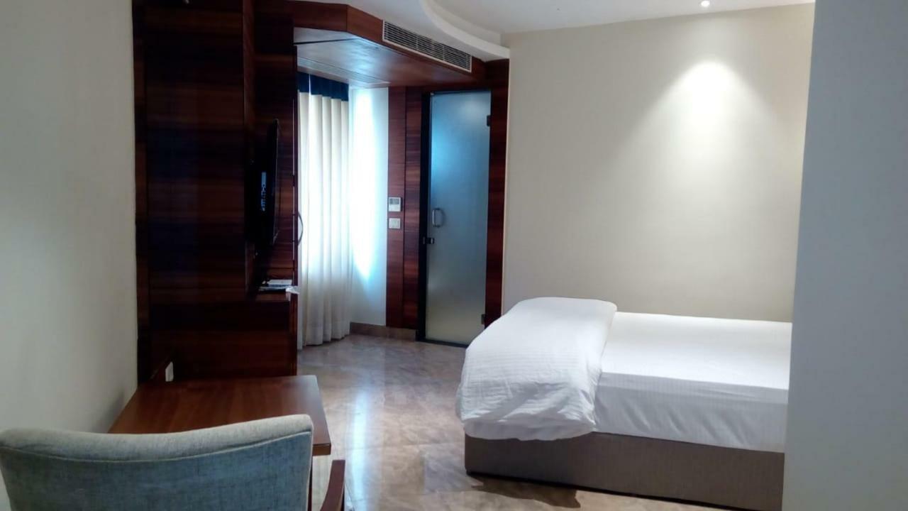 Kings Crown Salt Lake Kolkata Luaran gambar